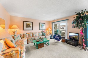 Living area - Hidden Harbour H228 North Ocean City (Ocean City)