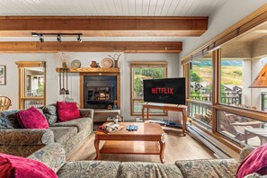 TV, fireplace, DVD player, offices