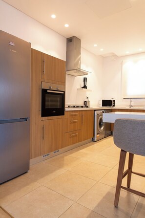Apartment, Balcony | Private kitchen