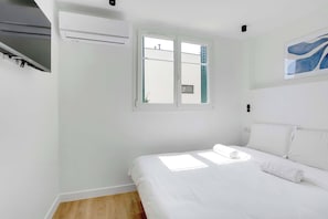 1 habitación, tabla de planchar con plancha, wifi y ropa de cama
