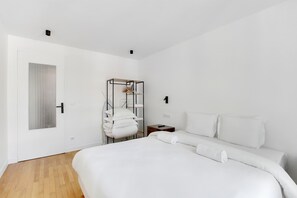 1 habitación, tabla de planchar con plancha, wifi y ropa de cama 
