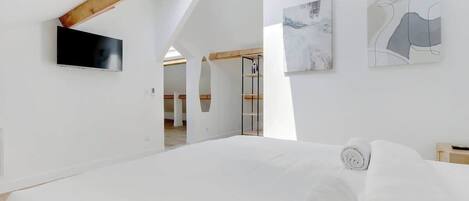 2 chambres, fer et planche à repasser, Wi-Fi, draps fournis