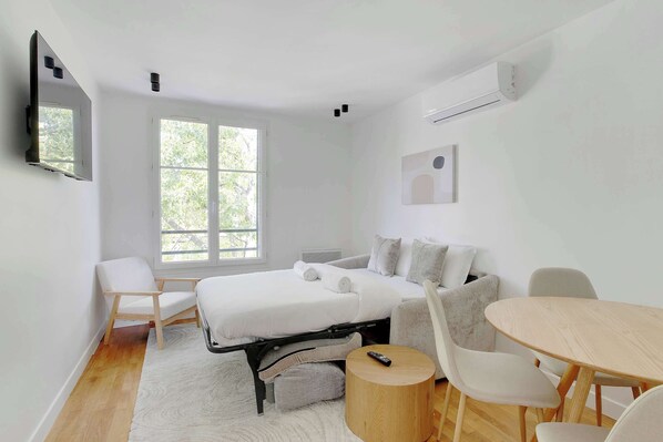 1 habitación, tabla de planchar con plancha, wifi y ropa de cama 