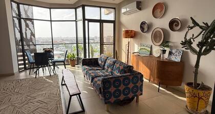 Curatorâs Artistic Retreat âą Balcony w Breathtaking Views of Dakar âą WiFi âą Safe