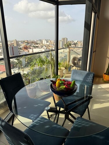 Curator’s Artistic Retreat • Balcony w Breathtaking Views of Dakar • WiFi • Safe