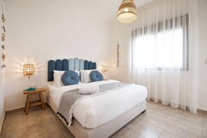 Douglas | Blackout drapes, iron/ironing board, free WiFi - Akl - Chic Apts & Balconies in Batroun (Batroun)