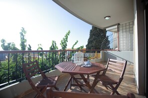 Seascape | Balcony - Akl - Chic Apts & Balconies in Batroun (Batroun)