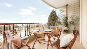 Douglas | Balcony