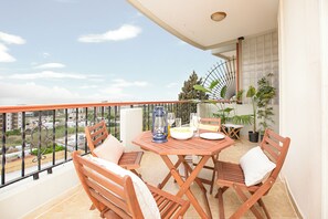 Delmare | Balcony