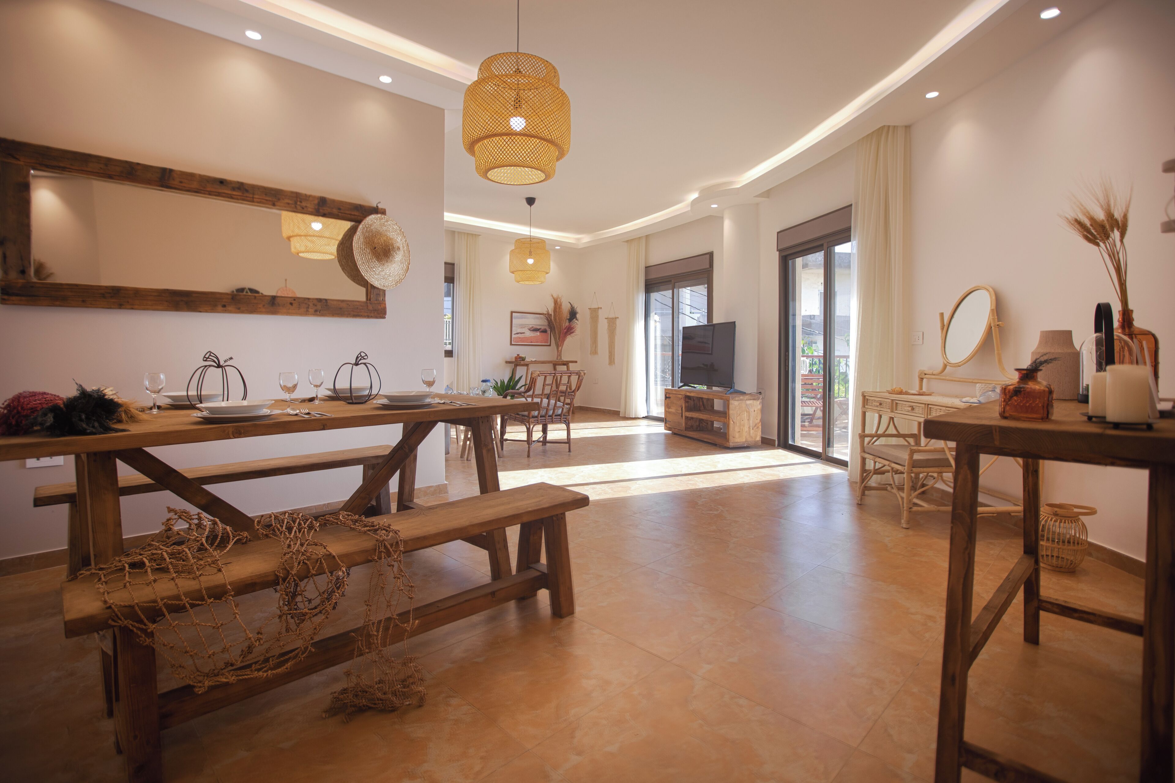 Apartemen, 3 kamar tidur, dapur, pemandangan laut | Ruang keluarga | Smart TV 55-inci dengan saluran TV kabel dan layanan streaming