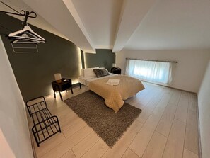 2 bedrooms, desk, free WiFi, bed sheets