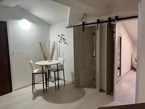 Interior - Lucciano Suite - Apartment with two bedrooms and bathroom (Quarrata)