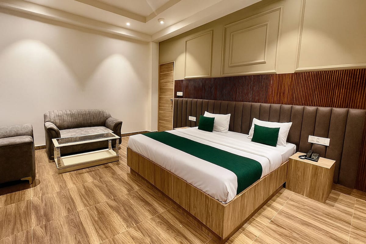 Superior Room | Egyptian cotton sheets, premium bedding, desk, laptop workspace