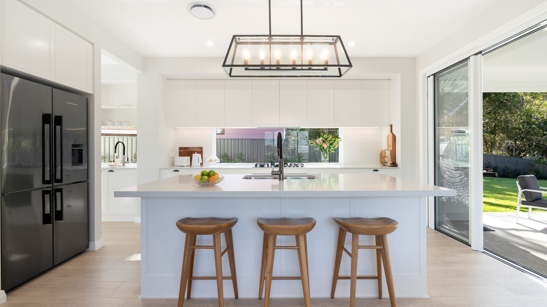 雪櫃、微波爐、焗爐、爐具