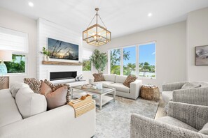 TV - LBK Whitney Bayside Retreat (Longboat Key)