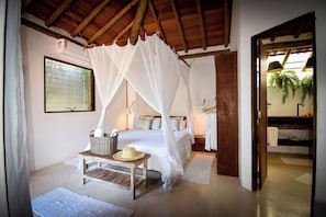 4 bedrooms, iron/ironing board, Internet, bed sheets