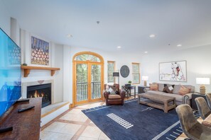 Condo, 1 quarto | Área de estar