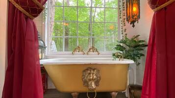 Handdukar, tvÄl och toalettpapper