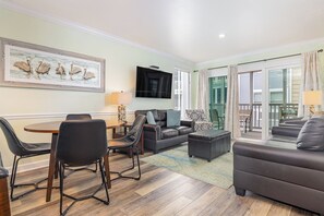 TV - Sea La Vie - Oceanfront 3BR w/ Balcony, Boardwalk & Family Fun (North Myrtle Beach)