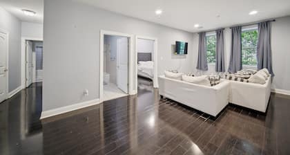 Comfortable 2br Retreat 15 Min To Nyc 2 Bedroom Condo