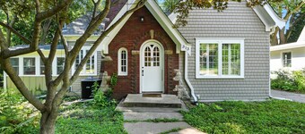 Charming Manville Heights Cottage Retreat 3 Bedroom Home