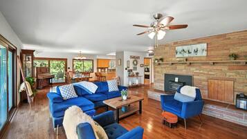 House, 3 Bedrooms | Living area | Smart TV, streaming services