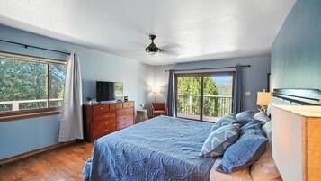 House, 3 Bedrooms | 3 bedrooms, laptop workspace, iron/ironing board, free WiFi