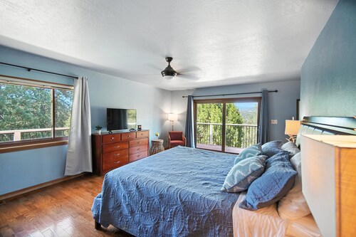 Sierra View Retreat Luxe Getaway Near Yosemite 3 Bedroom Home