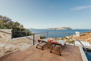 Deluxe Villa, Private Pool, Sea View | Free WiFi