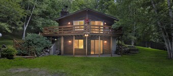 The Treehouse Lakes & Trails Cabin 3 Bedroom Cabin