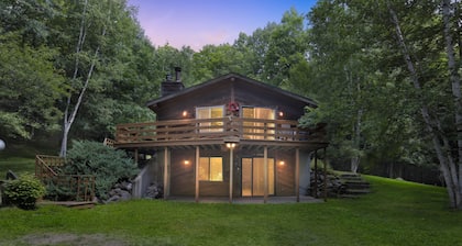 The Treehouse Lakes & Trails Cabin 3 Bedroom Cabin