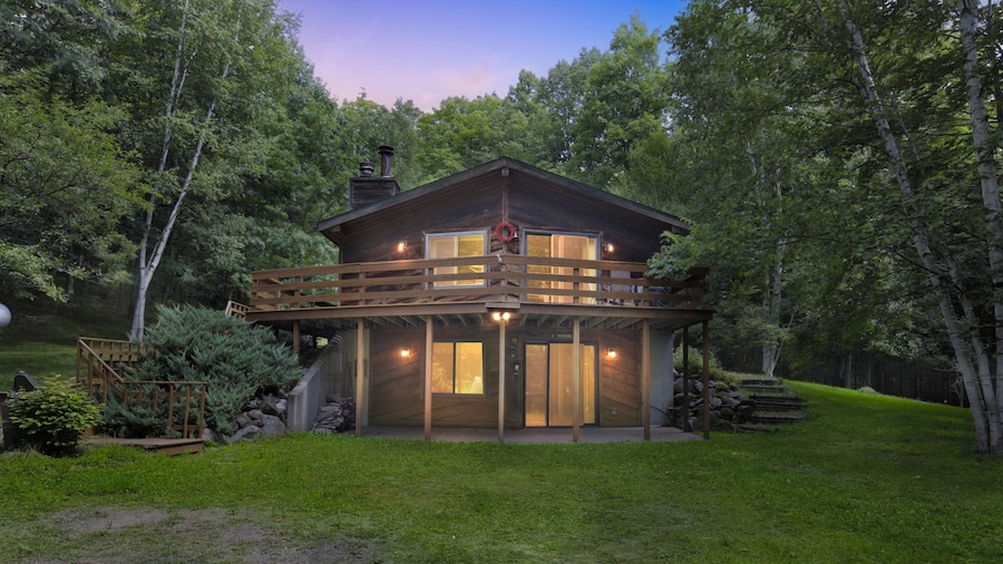 The Treehouse Lakes & Trails Cabin 3 Bedroom Cabin