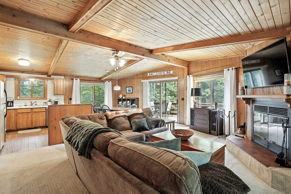 The Treehouse Lakes & Trails Cabin 3 Bedroom Cabin - Phelps, WI