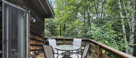 เคบิน, 3 ห้องนอน | รับประทานอาหารกลางแจ้ง