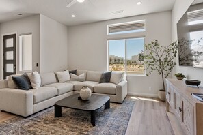 Townhome, 5 Bedrooms | Living area