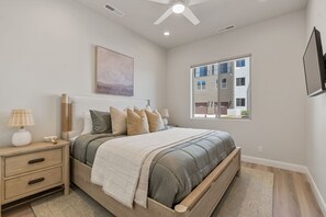 Casa geminada, 5 quartos | 5 quartos, espaço de trabalho para notebook