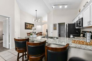 Private kitchen - Oak Island Gem Cozy 4br Pool Home Near Disney 4 Bedroom Villa (Kissimmee)