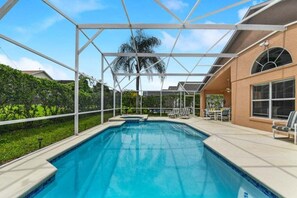 วิลล่า, 4 ห้องนอน | สระว่ายน้ำ | สระน้ำอุ่น