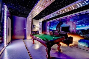 Villa, 6 Bedrooms | Game room