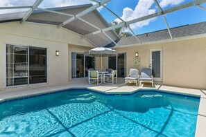 Pool | Outdoor pool, a heated pool - Reserve Retreat - Gated 4br With Pool Near Disney 4 Bedroom Villa (Davenport)