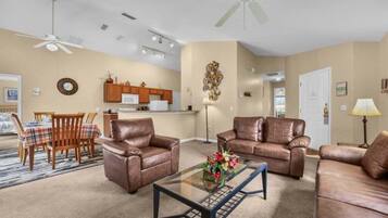 Villa, 4 habitaciones | Área de sala de estar