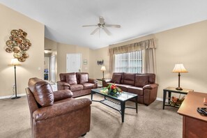 Villa, 4 Schlafzimmer | Wohnbereich