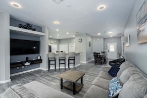Villa, 4 Bedrooms | Living area