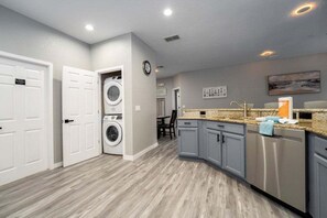 Villa, 4 Bedrooms | Interior