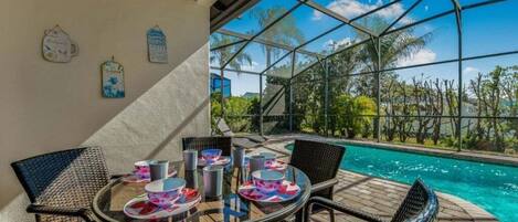 Villa, 4 Bedrooms | Outdoor dining