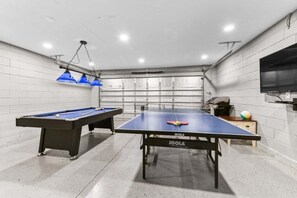 Villa, 6 Bedrooms | Games room