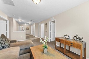 Interior - Spacious 6br Villa W/ Private Pool near Disney 6 Bedroom Villa (Davenport)