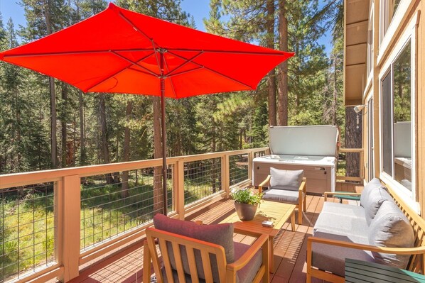House, 3 Bedrooms | Outdoor spa tub