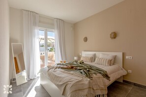 3 bedrooms, iron/ironing board, free WiFi