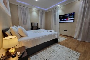 7 bedrooms, iron/ironing board, Internet, bed sheets